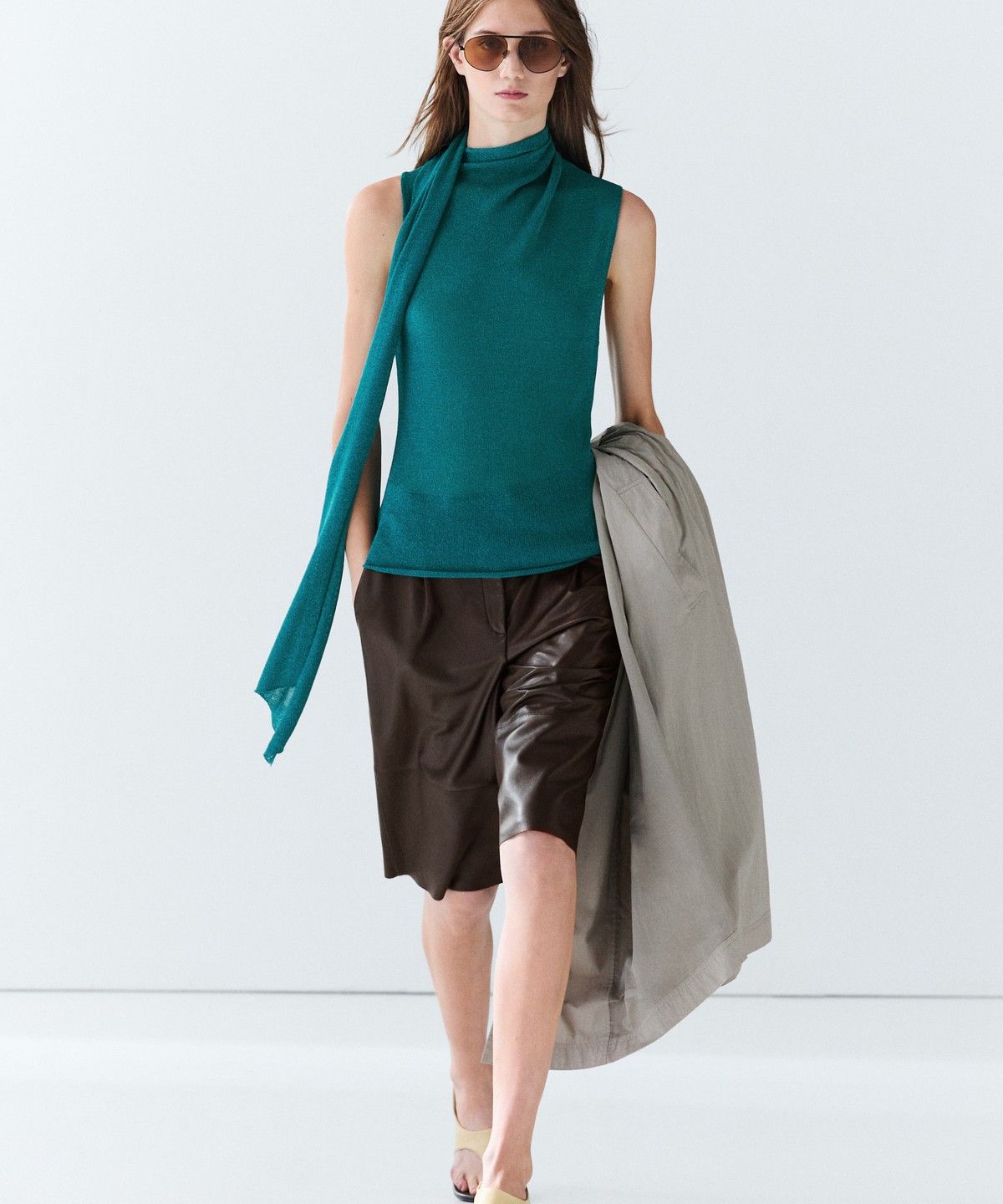 마시모두띠(MASSIMO DUTTI) 스카프 디테일 터틀넥 탑