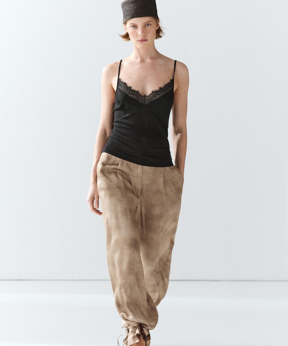 마시모두띠(MASSIMO DUTTI) 레이스 디테일 캐미솔 탑