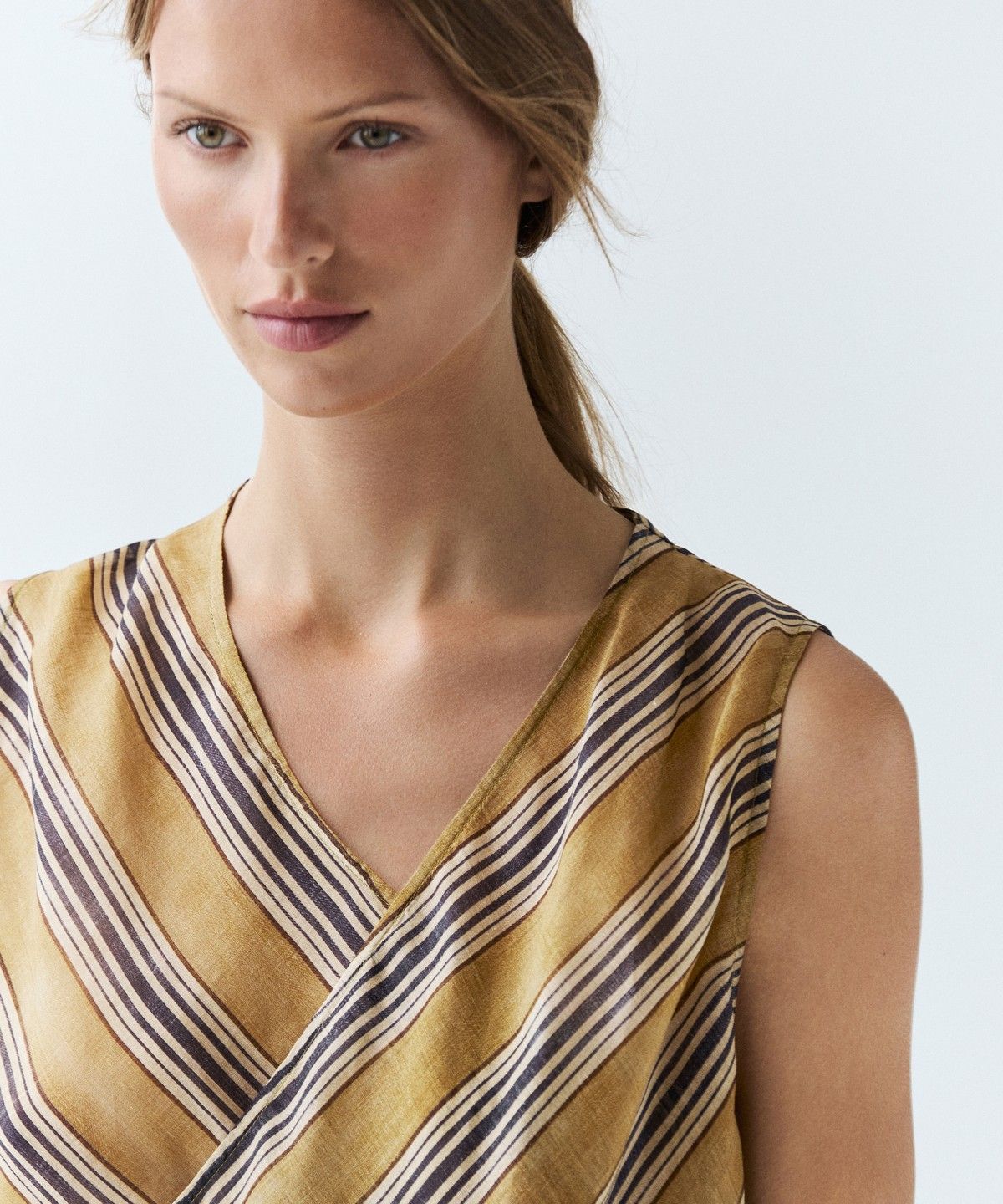 마시모두띠(MASSIMO DUTTI) 스트라이프 플루이드 랩 탑