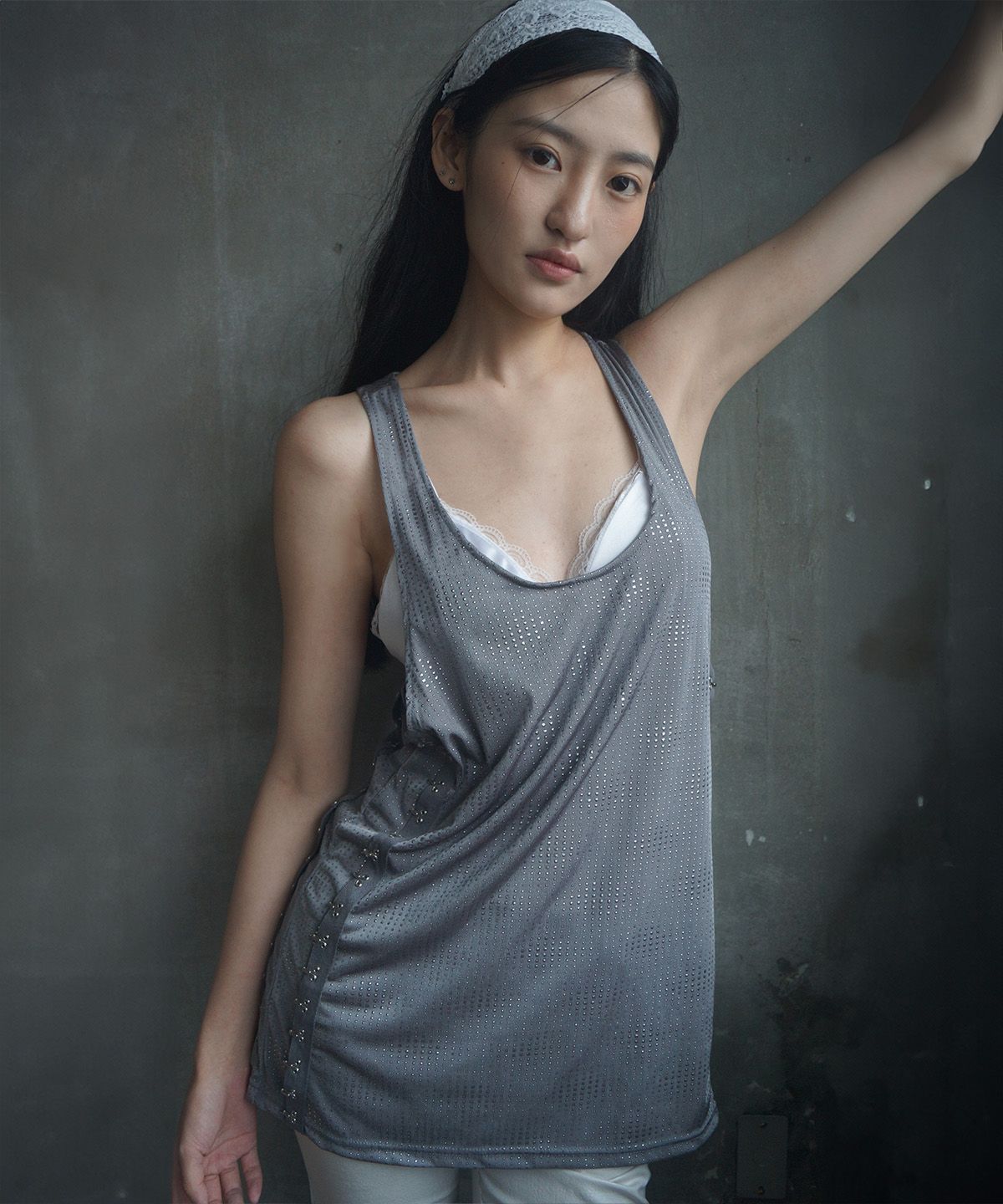 뮤즈뮤지엄(MUSEMUSEUM) Hook Detail Slacker Dress - Khaki