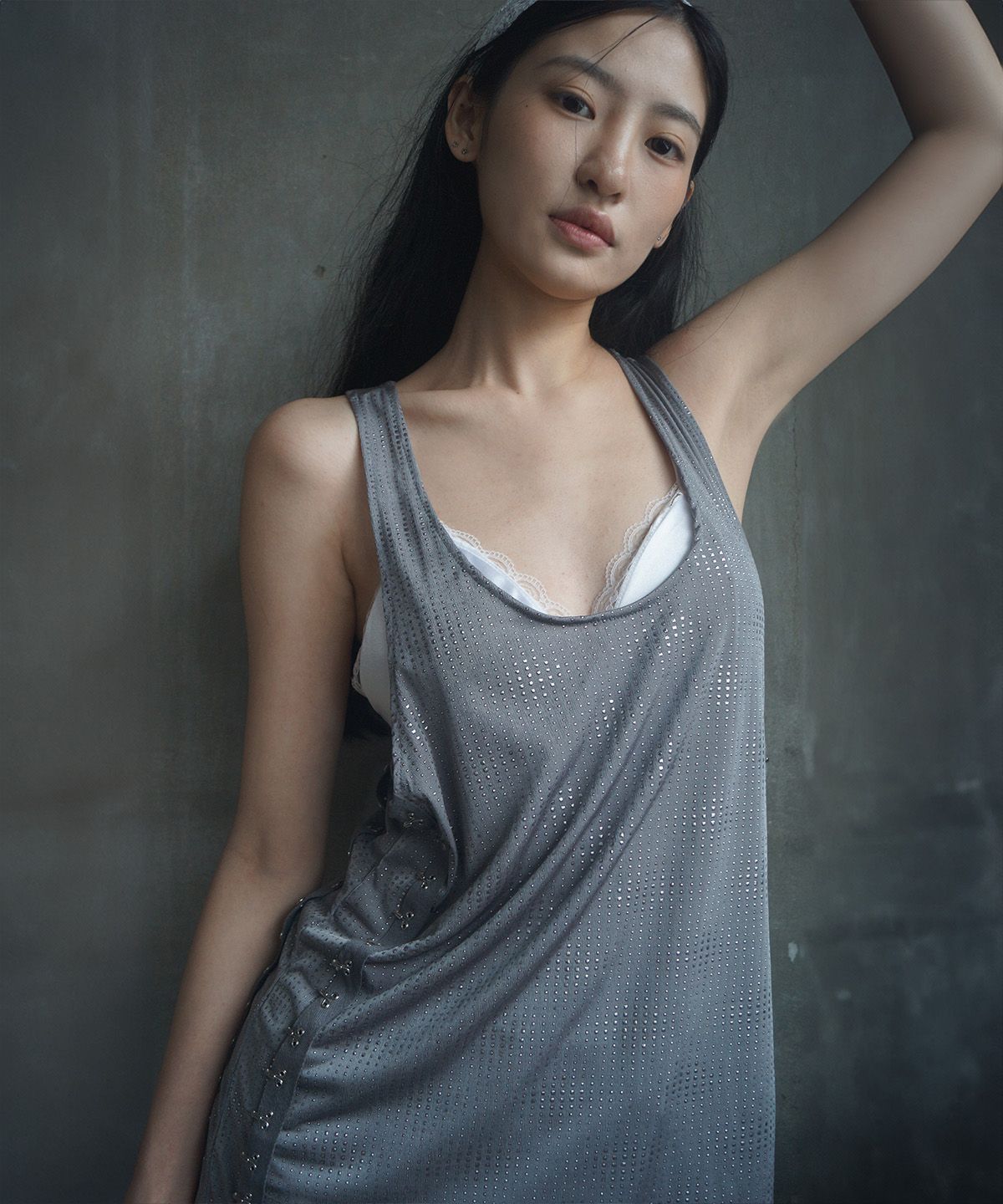 뮤즈뮤지엄(MUSEMUSEUM) Hook Detail Slacker Dress - Khaki