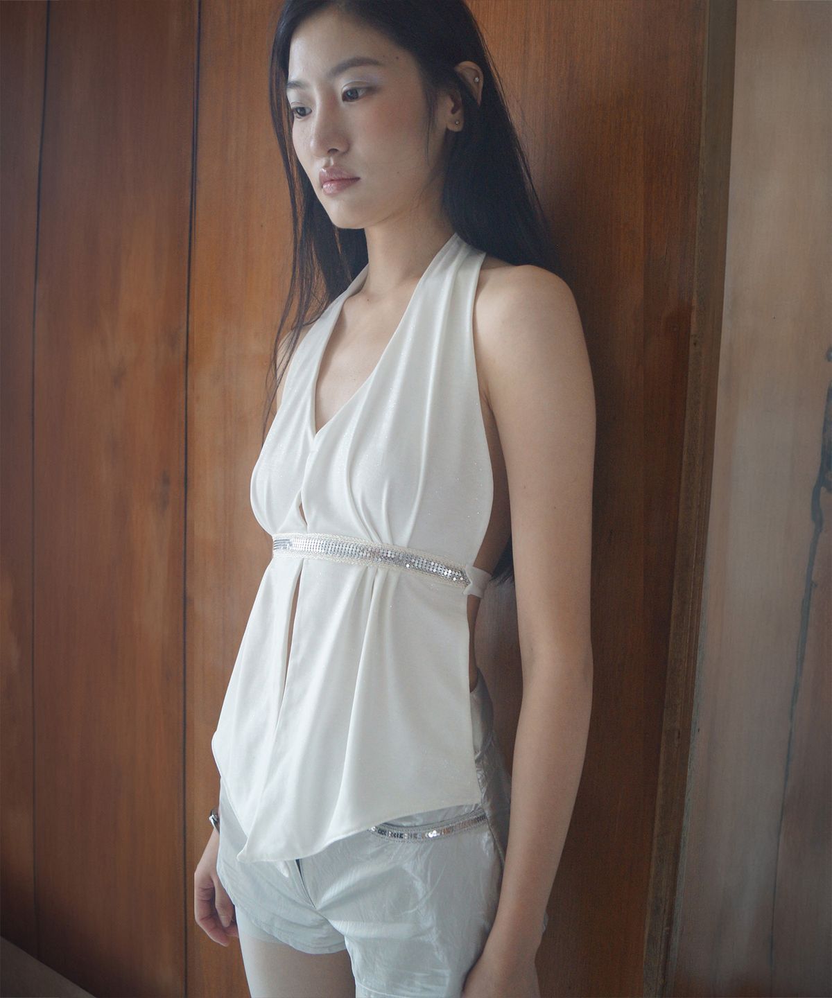 뮤즈뮤지엄(MUSEMUSEUM) Beaded Strap Shirred Halter Top - White