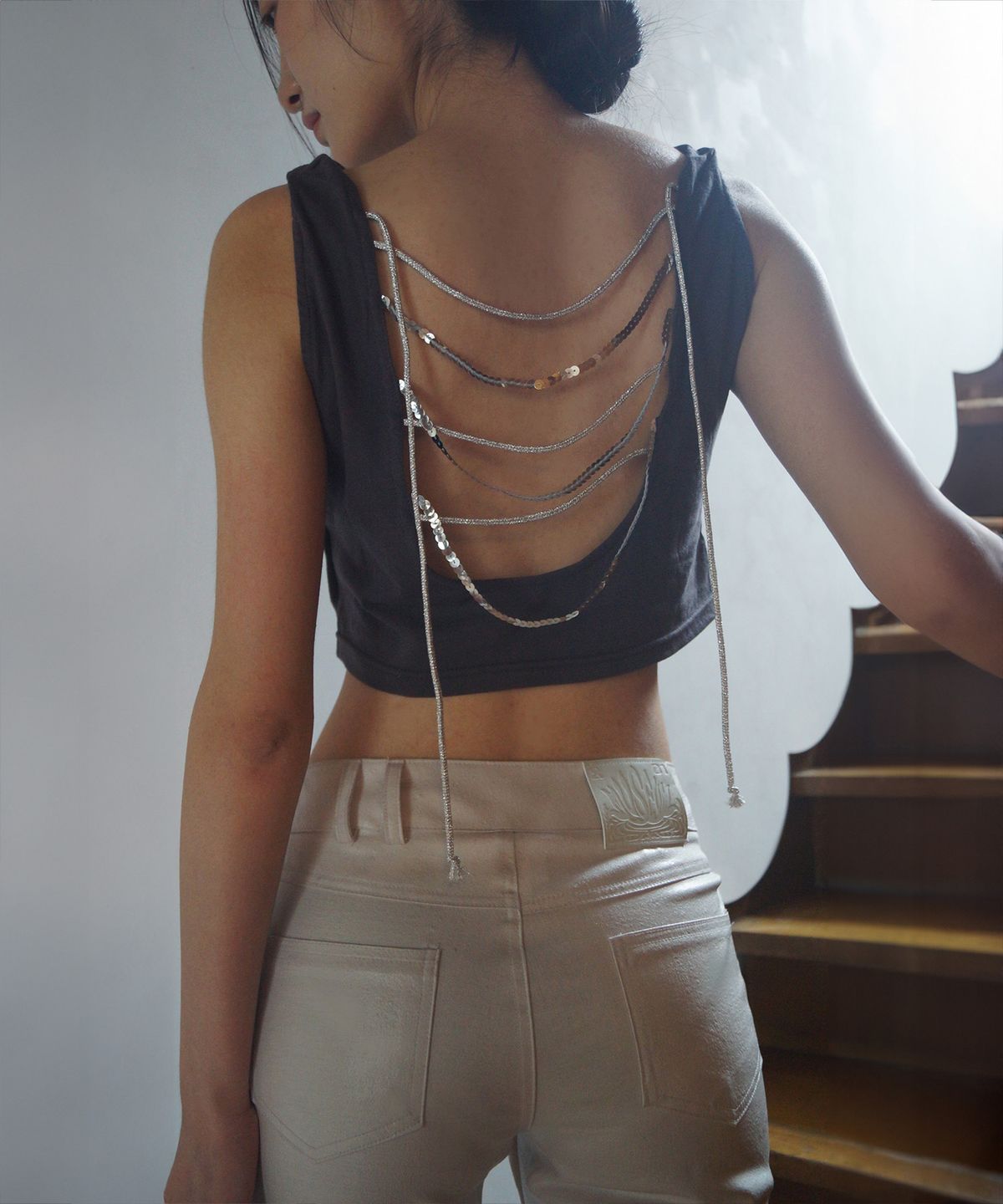 뮤즈뮤지엄(MUSEMUSEUM) Beaded Strap Draped Cami - Charcoal