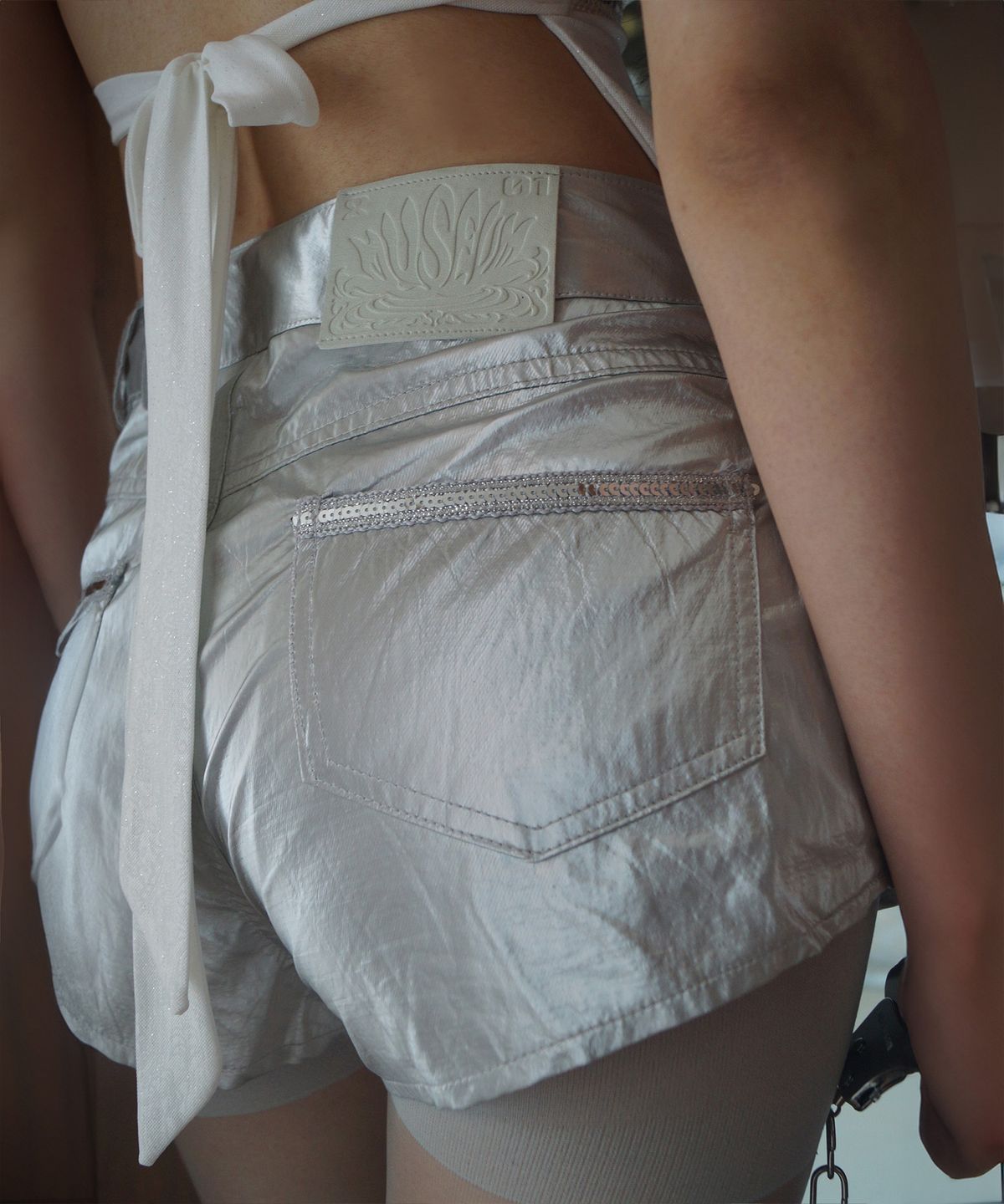 뮤즈뮤지엄(MUSEMUSEUM) Beaded Pearl Shorts - Silver