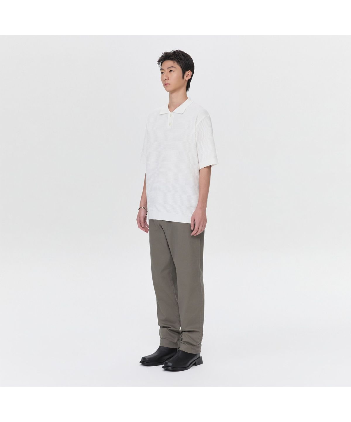 커스텀멜로우(CUSTOMELLOW) Ivory Stripes Textured Collar Sweater CWWAM26411IVX