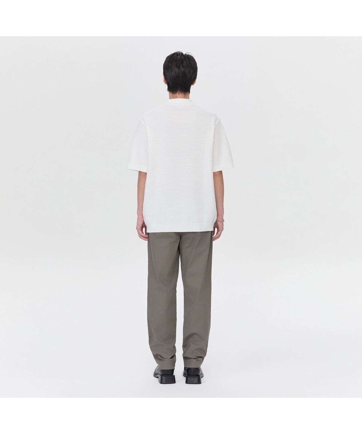 커스텀멜로우(CUSTOMELLOW) Ivory Stripes Textured Collar Sweater CWWAM26411IVX
