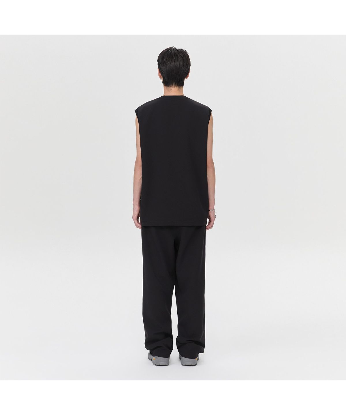 커스텀멜로우(CUSTOMELLOW) Black Woven Sleeveless T-shirt CWTAM26611BKX