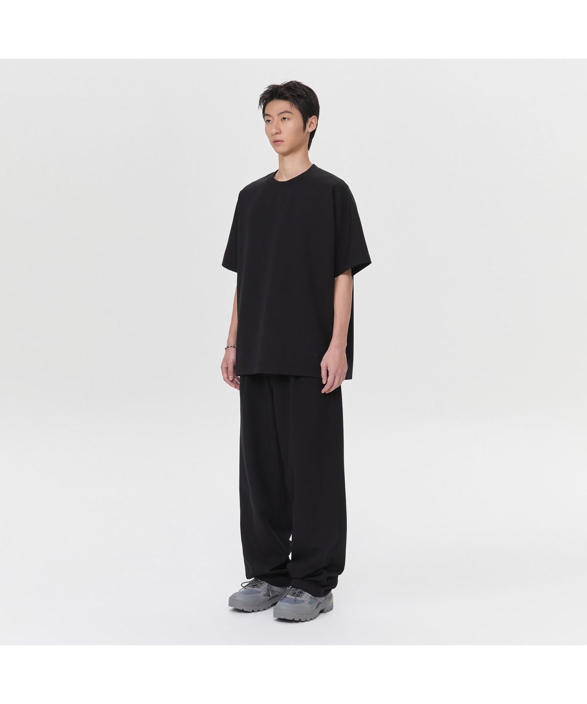 커스텀멜로우(CUSTOMELLOW) Black Woven T-shirt CWTAM26612BKX