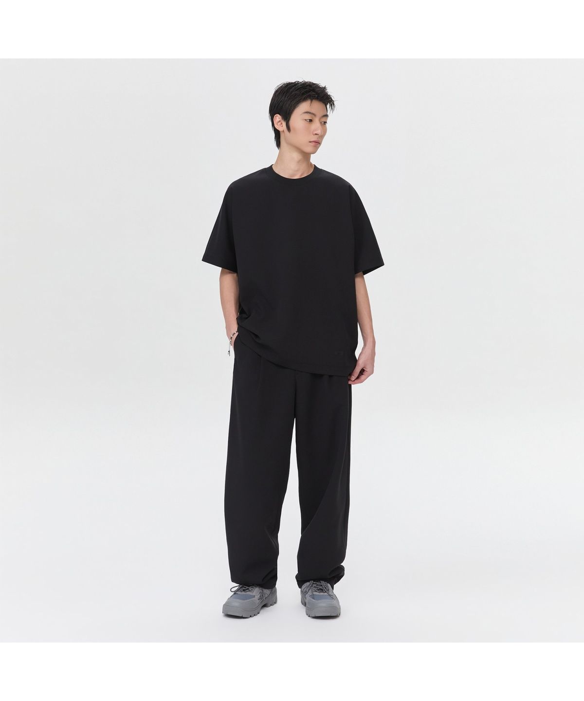 커스텀멜로우(CUSTOMELLOW) Black Woven T-shirt CWTAM26612BKX