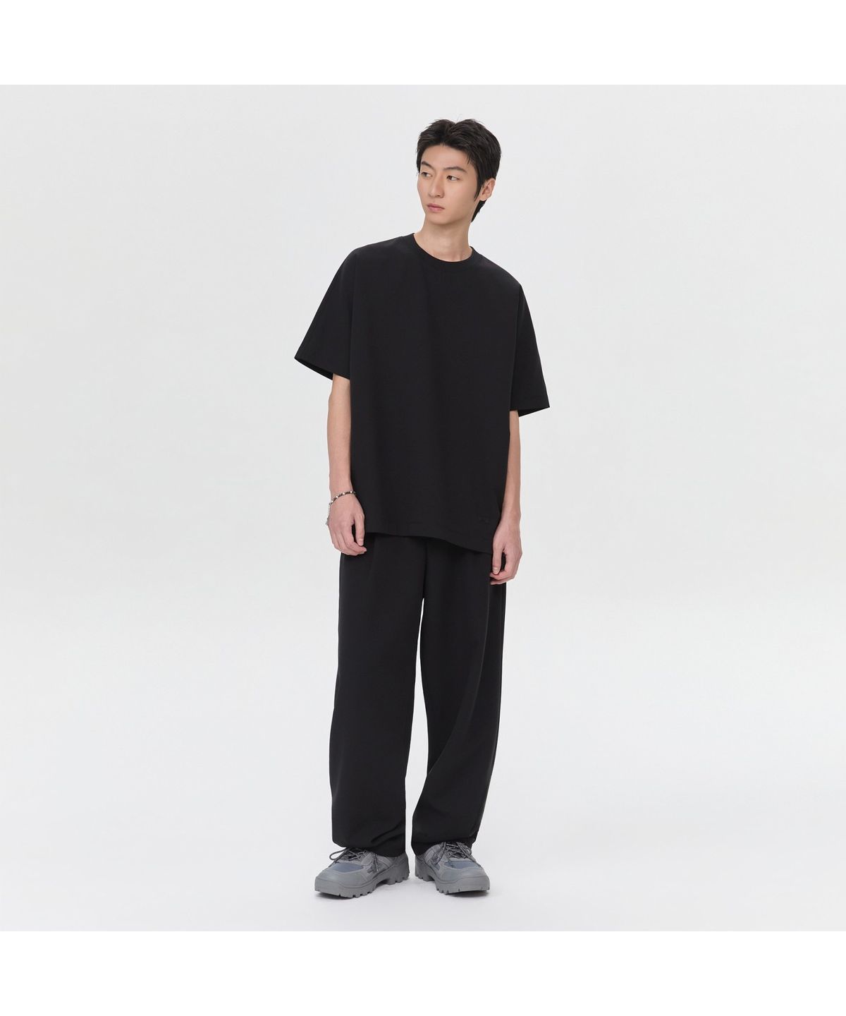 커스텀멜로우(CUSTOMELLOW) Black Woven T-shirt CWTAM26612BKX