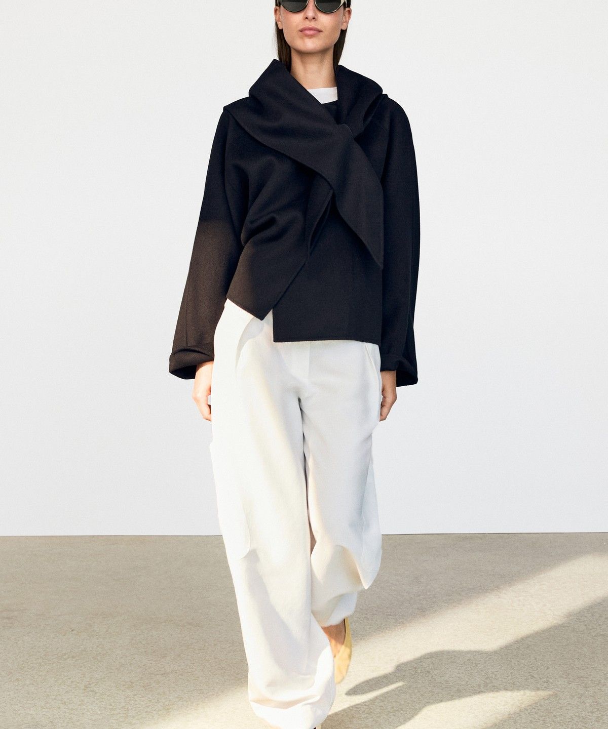 마시모두띠(MASSIMO DUTTI) 스카프 디테일 쇼트 코트