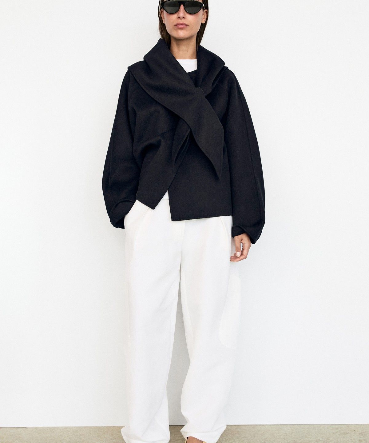 마시모두띠(MASSIMO DUTTI) 스카프 디테일 쇼트 코트