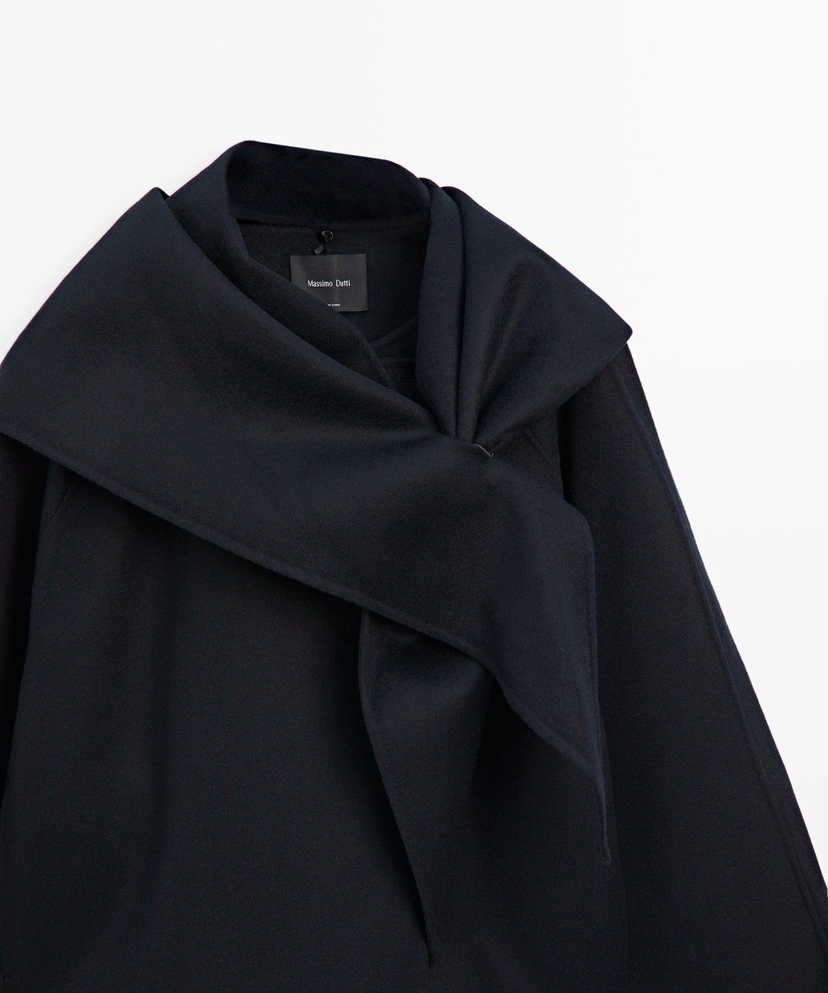 마시모두띠(MASSIMO DUTTI) 스카프 디테일 쇼트 코트