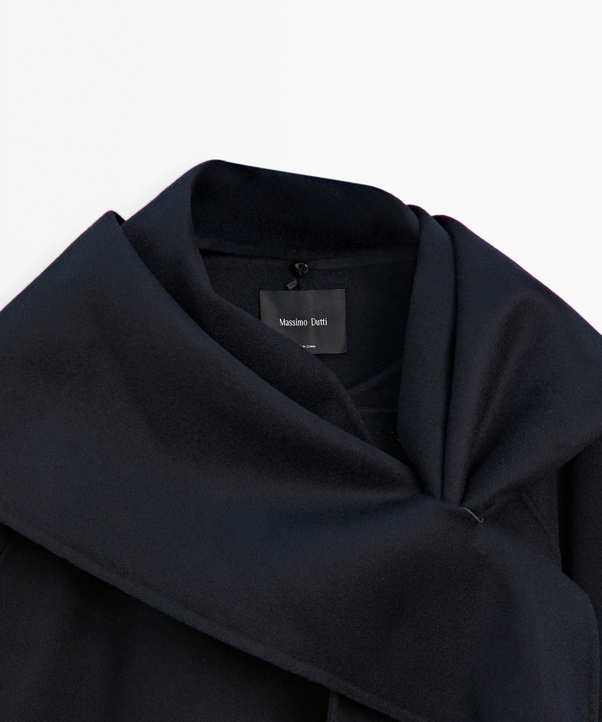 마시모두띠(MASSIMO DUTTI) 스카프 디테일 쇼트 코트