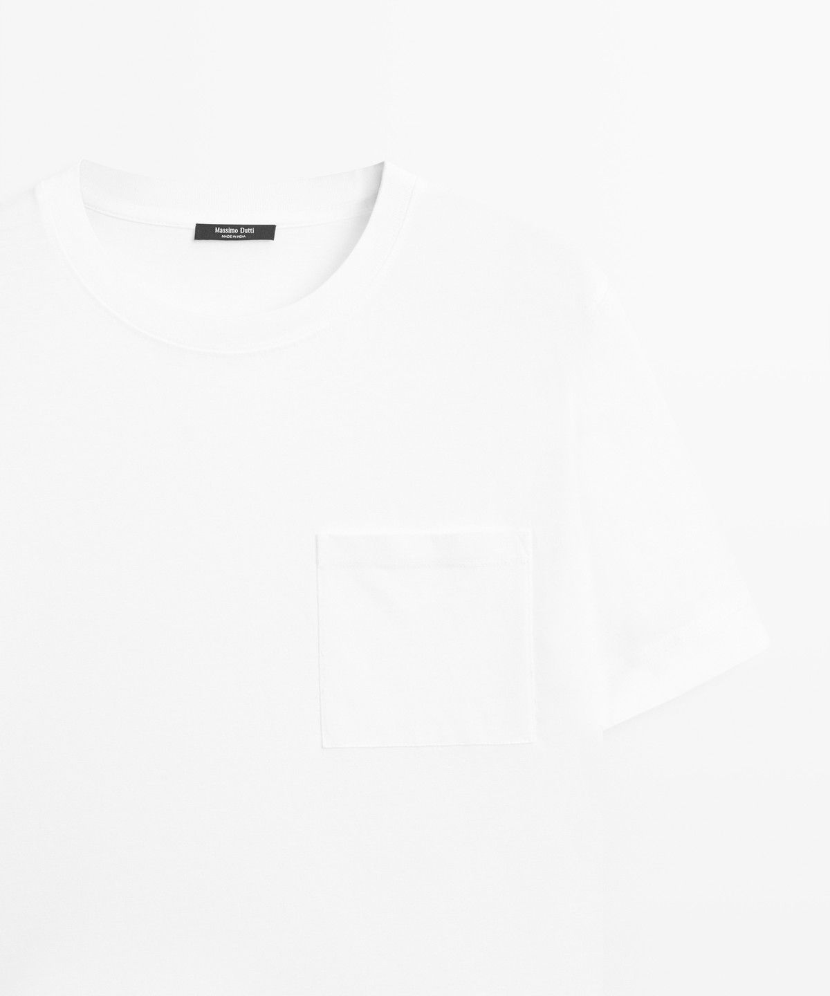 마시모두띠(MASSIMO DUTTI) 포켓 디테일 반팔 티셔츠