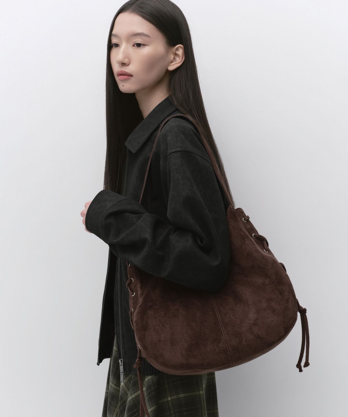 무신사 스탠다드 우먼(MUSINSA STANDARD WOMAN) 우먼즈 신세틱 스웨이드 에스닉 호보백 [다크 브라운]
