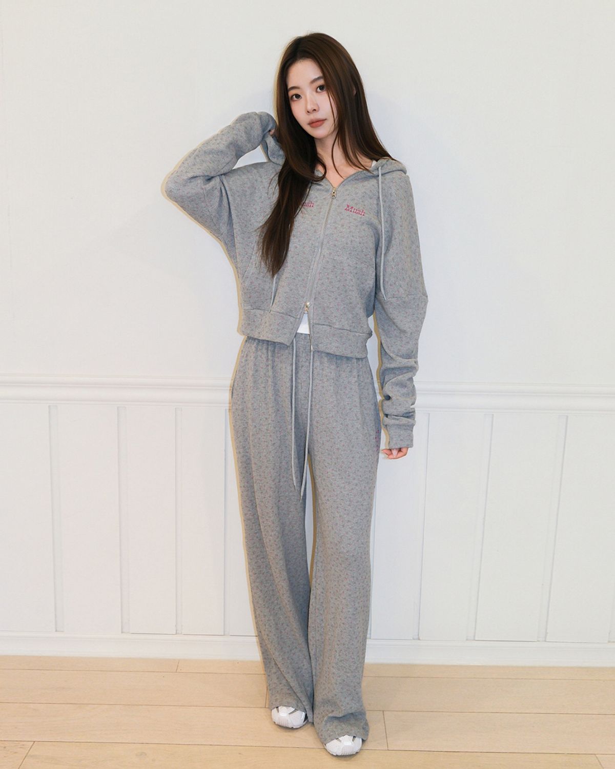 무아무아(MUAHMUAH) [SET] 와플 트레이닝 후드집업 팬츠 셋업 [그레이]