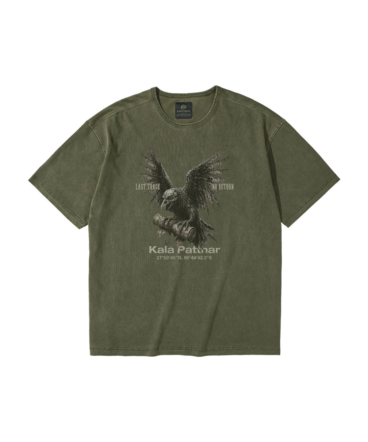 칼라파타르(KALAPATTHAR) PIGMENT GHOST CROW GRAPHIC SHORT SLEEVE T-SHIRT KHAKI