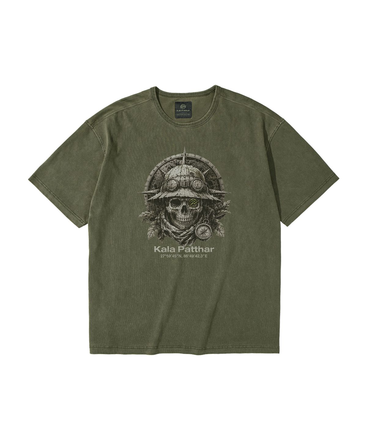 칼라파타르(KALAPATTHAR) PIGMENT SKULL EXPLORER GRAPHIC SHORT SLEEVE T-SHIRT KHAKI