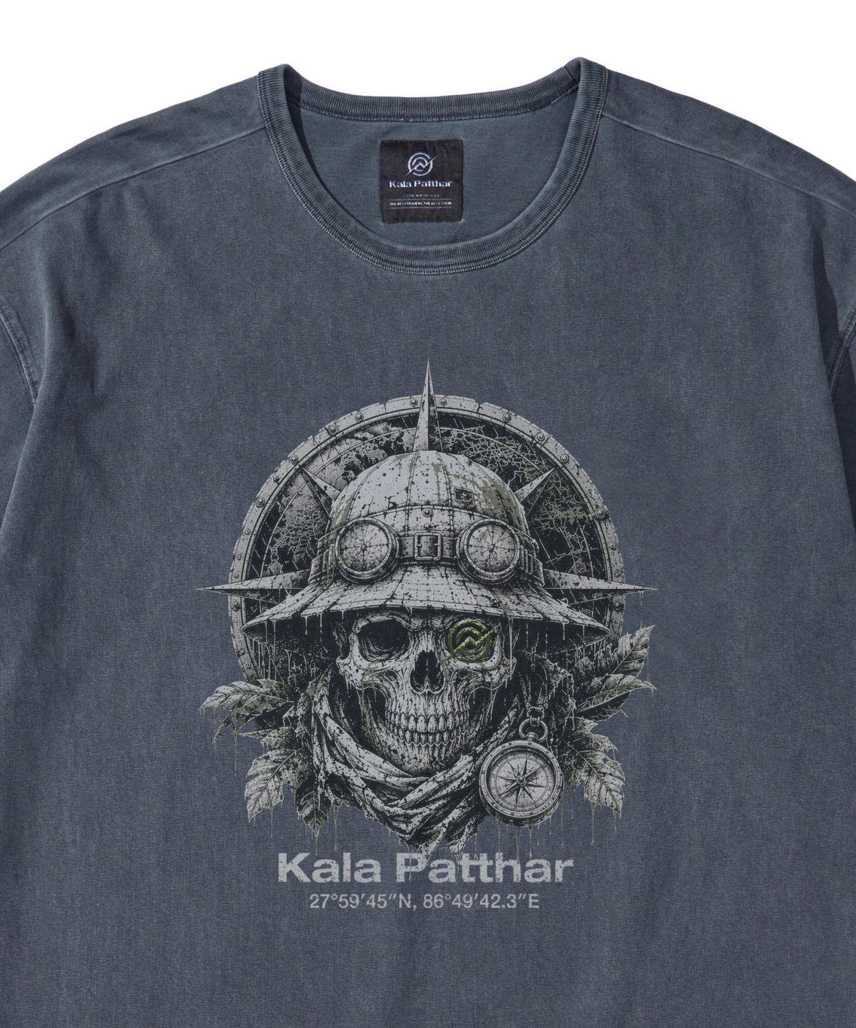 칼라파타르(KALAPATTHAR) PIGMENT SKULL EXPLORER GRAPHIC SHORT SLEEVE T-SHIRT BLUE