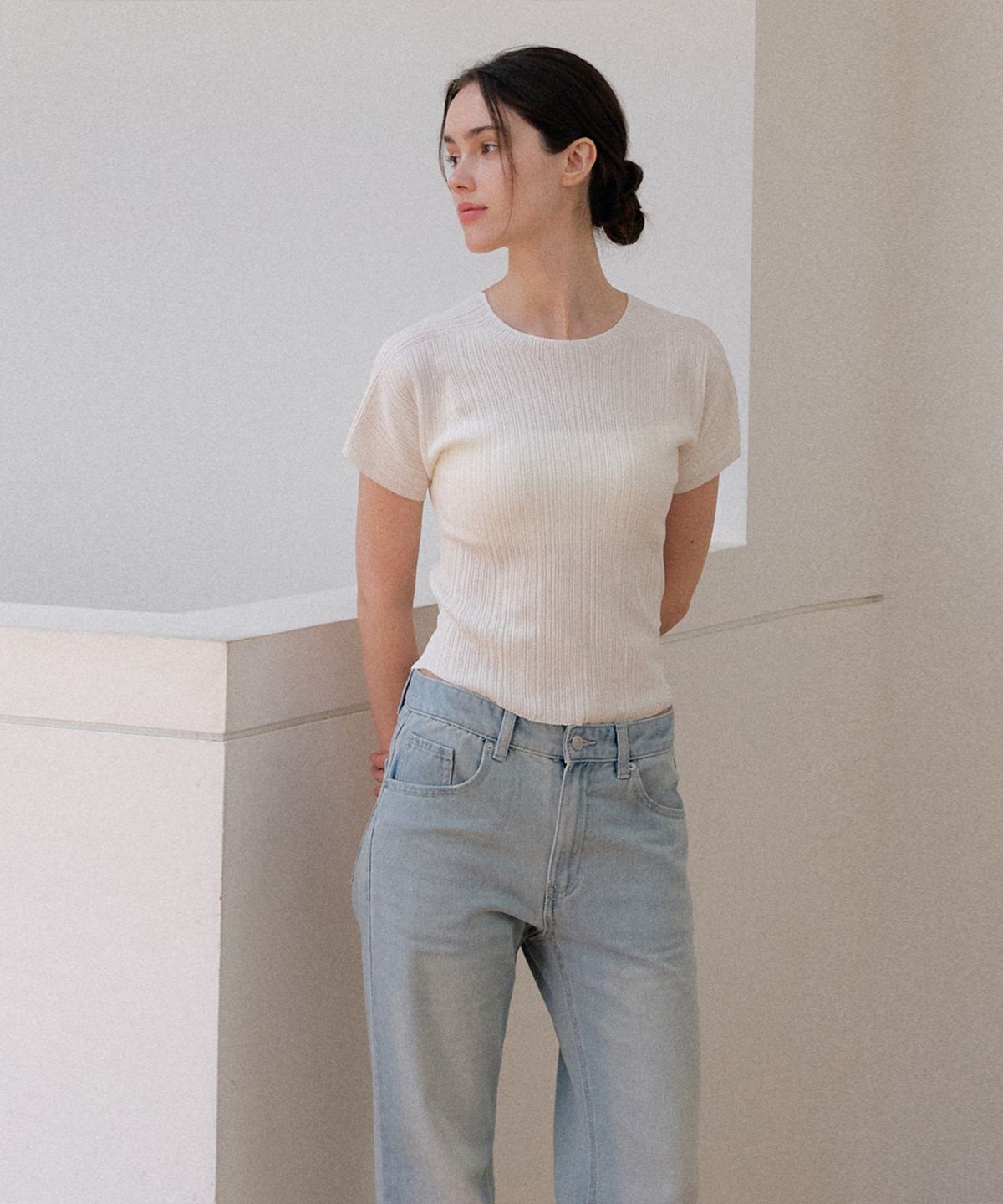 머지앤밍글(MERGE&MINGLE) Arin Wholegarment Pleats Short Sleeve Knit Top (Ivory)