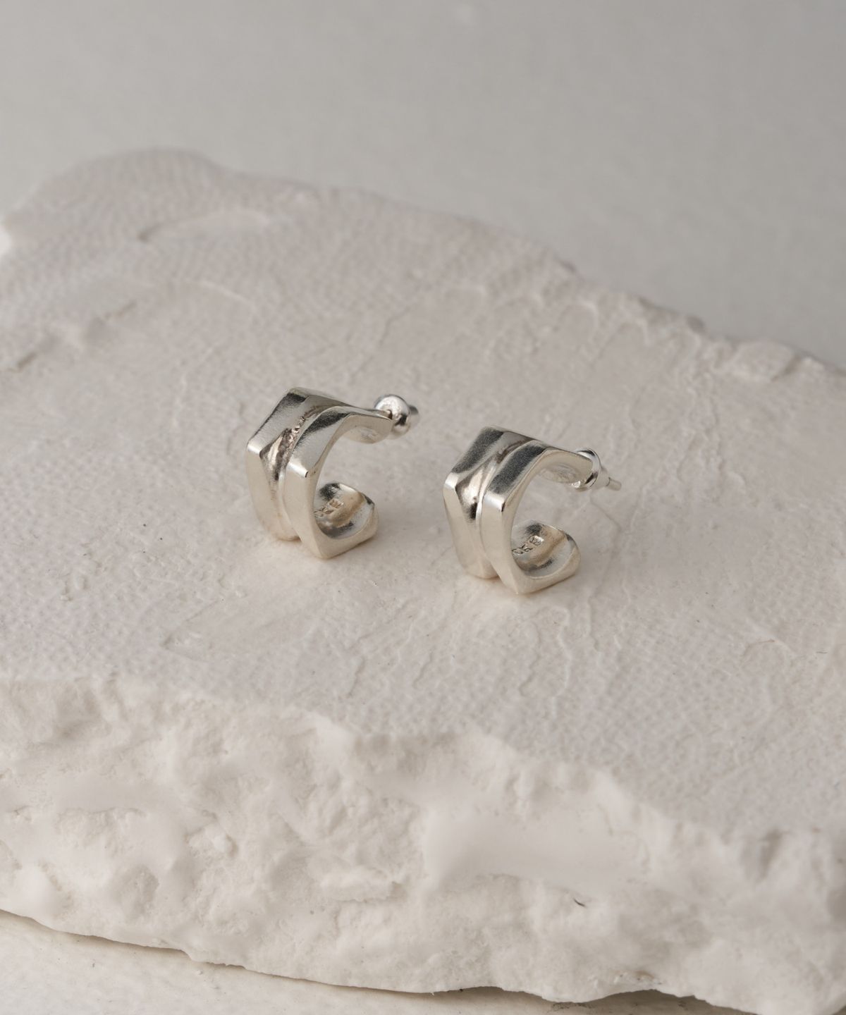 초록(CHOROCK) SURFACE EARRING