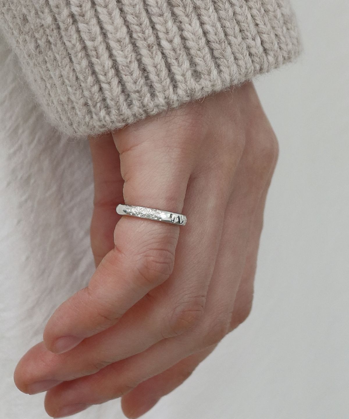 수이오브(SUIOVE) TEXTURE RING