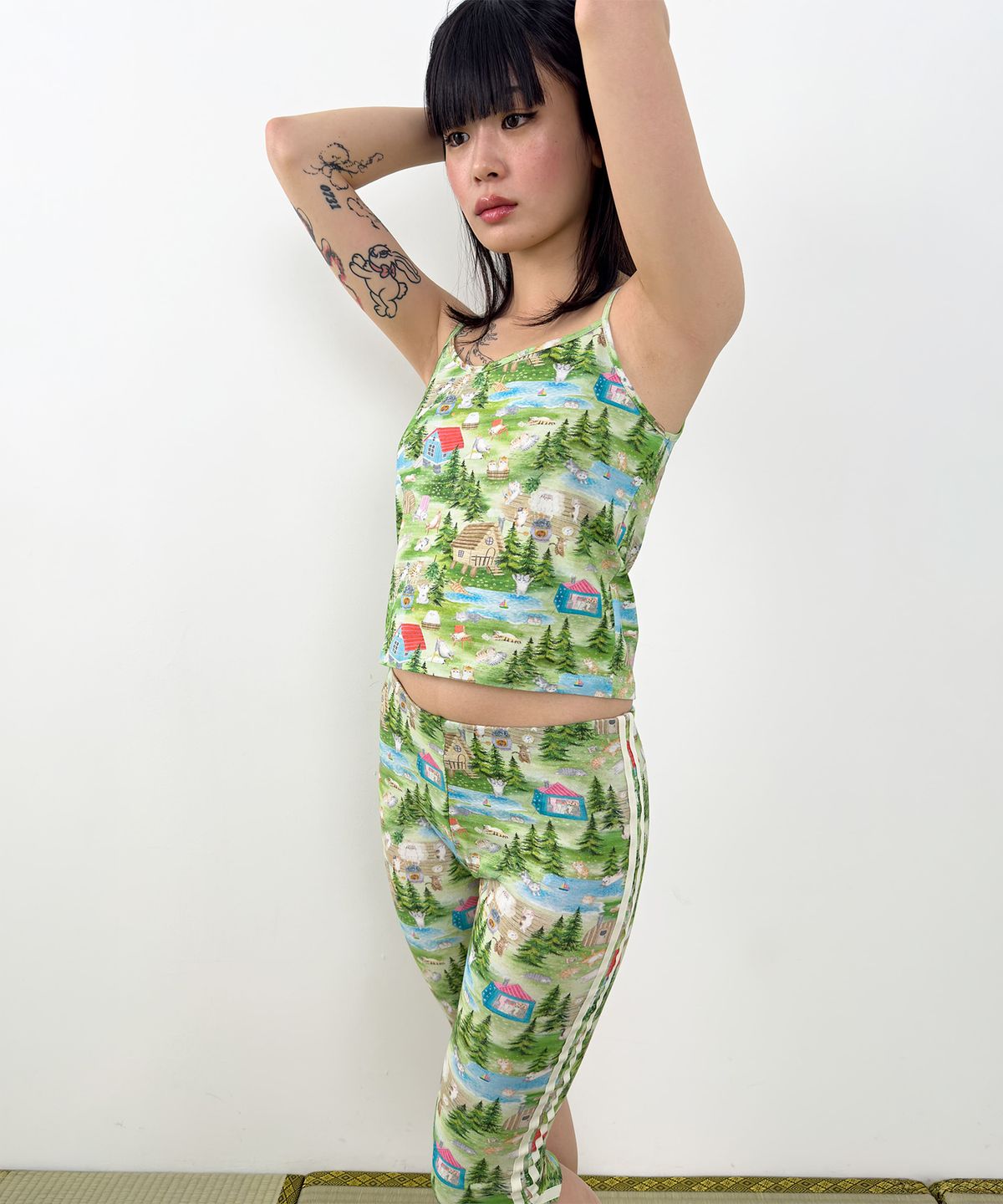 니히(NIEEH) Mimi garden cami (Green)