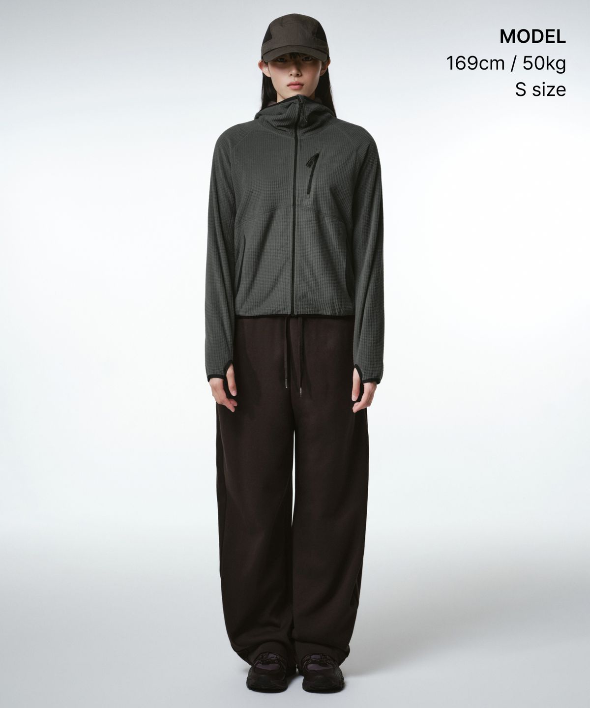 무신사 스탠다드 우먼(MUSINSA STANDARD WOMAN) [시티 레저] 우먼즈 그리드 폴라 플리스 바라클라바 후디드 집업 [머드 그레이]