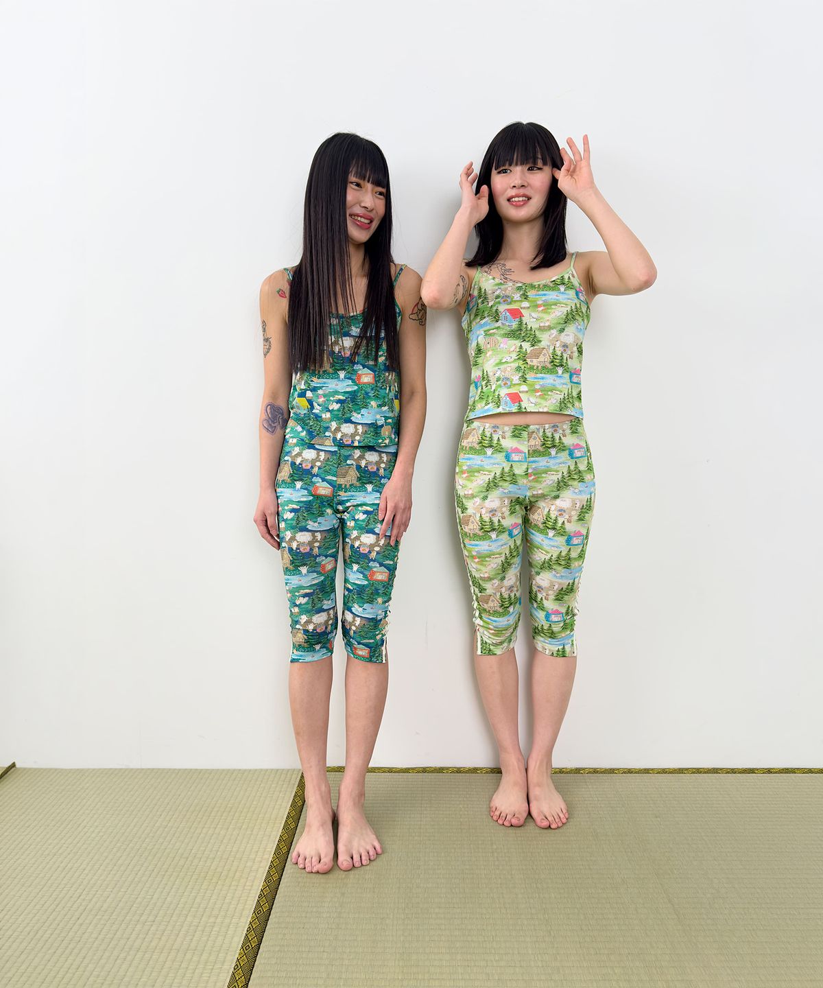 니히(NIEEH) Mimi garden leggings (Navy)