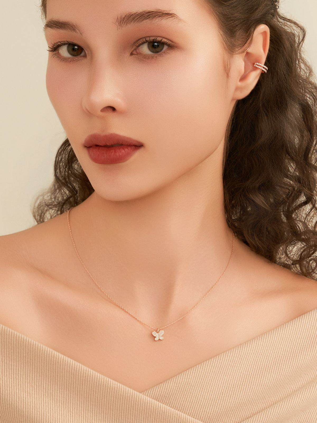 엘르주얼리(ELLEJEWELRY) 파베 셋팅 나비 팬던트 목걸이 ELBRNN249 (14K Gold Plated)