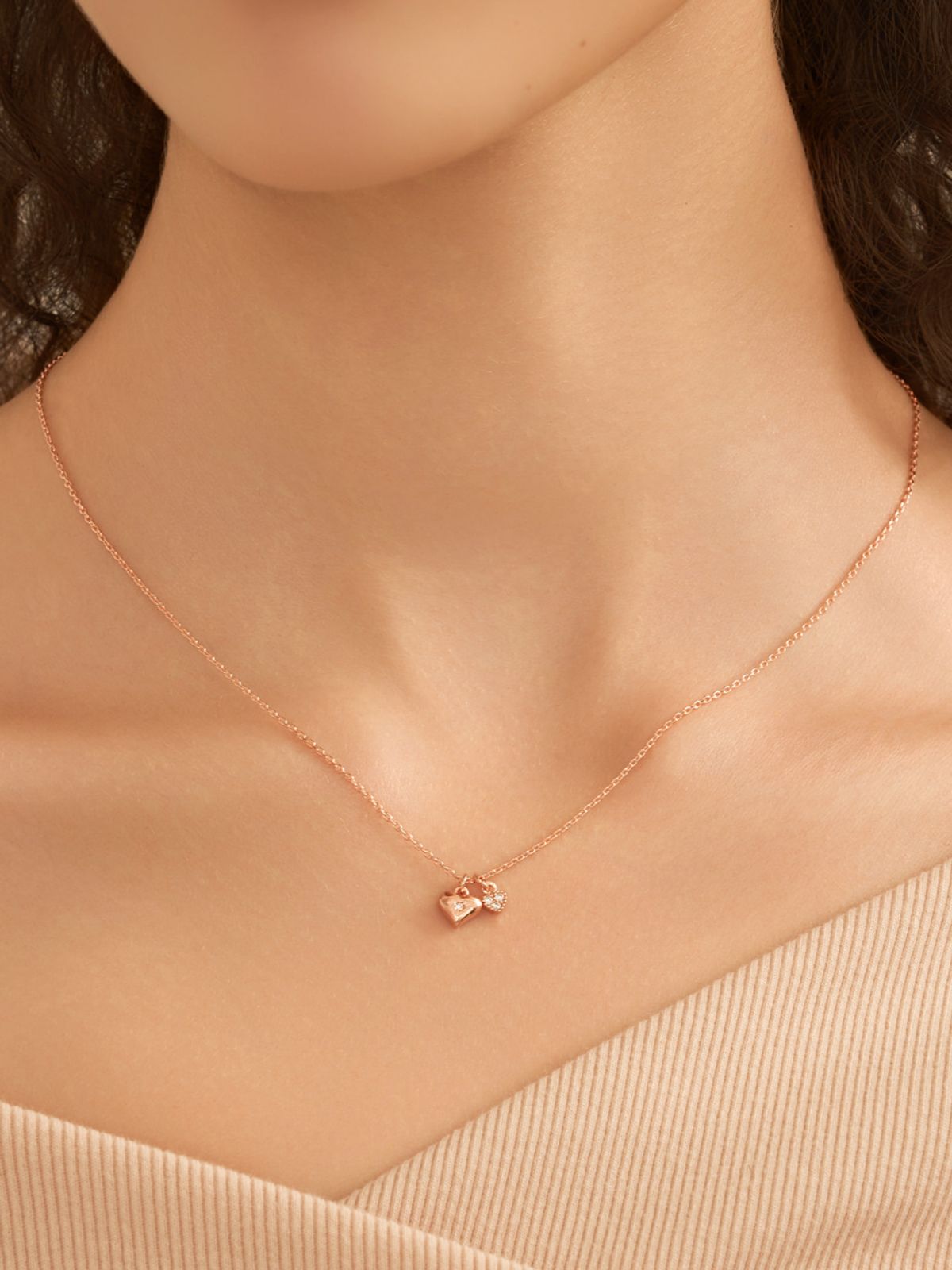 엘르주얼리(ELLEJEWELRY) 미니 하트 참 레이어드 목걸이 ELBRNN248 (14K Gold Plated)