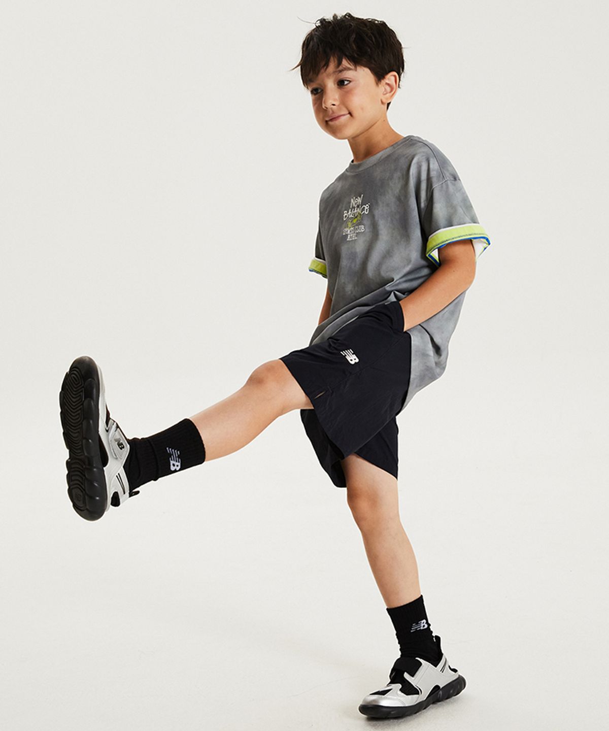 뉴발란스 키즈(NEWBALANCEKIDS) 오버핏 피그먼트 티셔츠 NK9EG3802U60