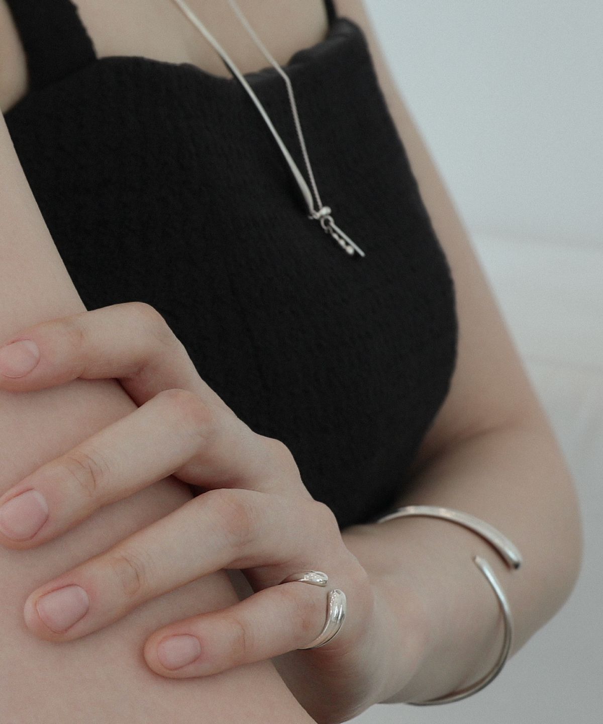 수이오브(SUIOVE) FLOW OPEN RING