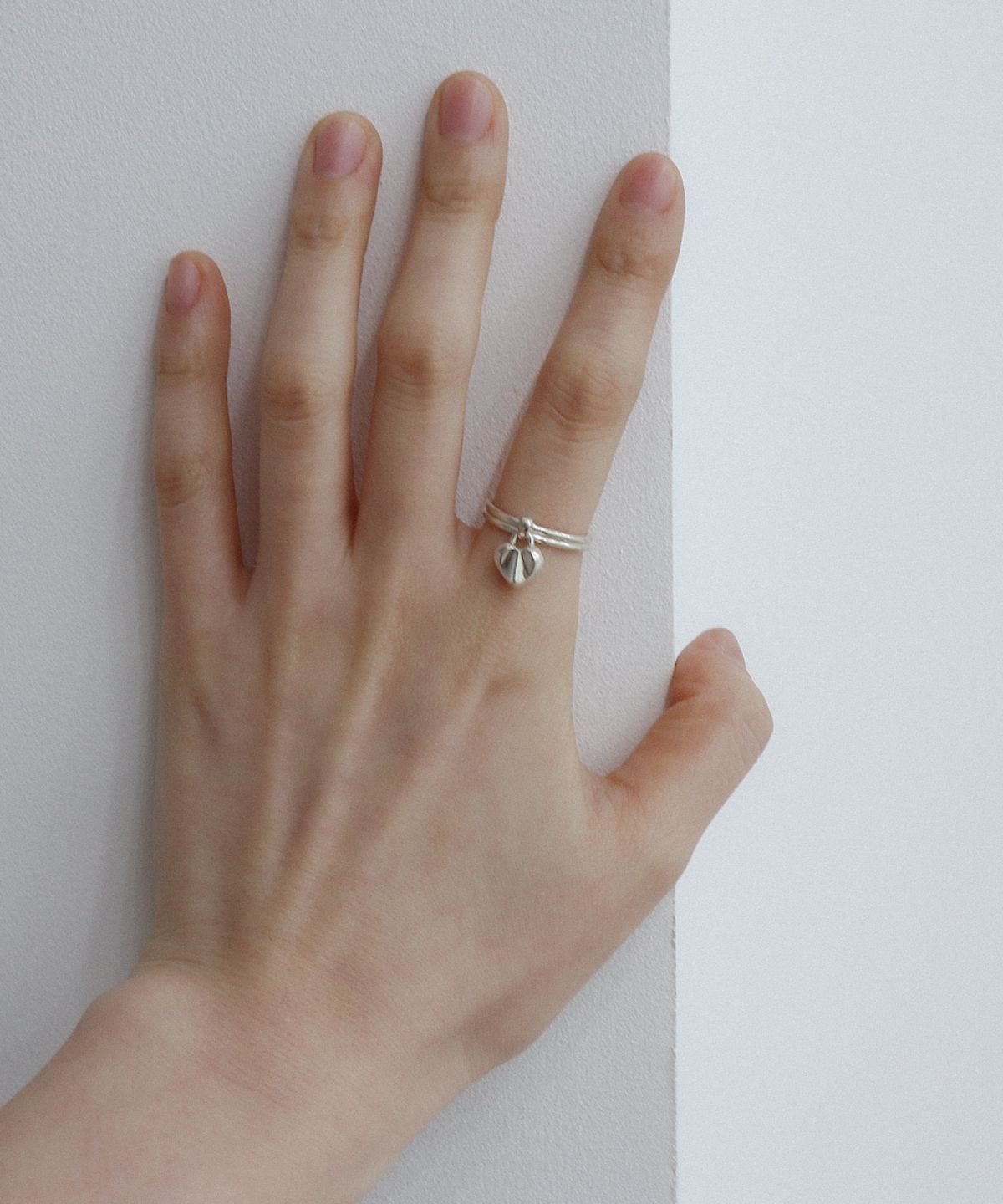 수이오브(SUIOVE) HEART WAVE RING