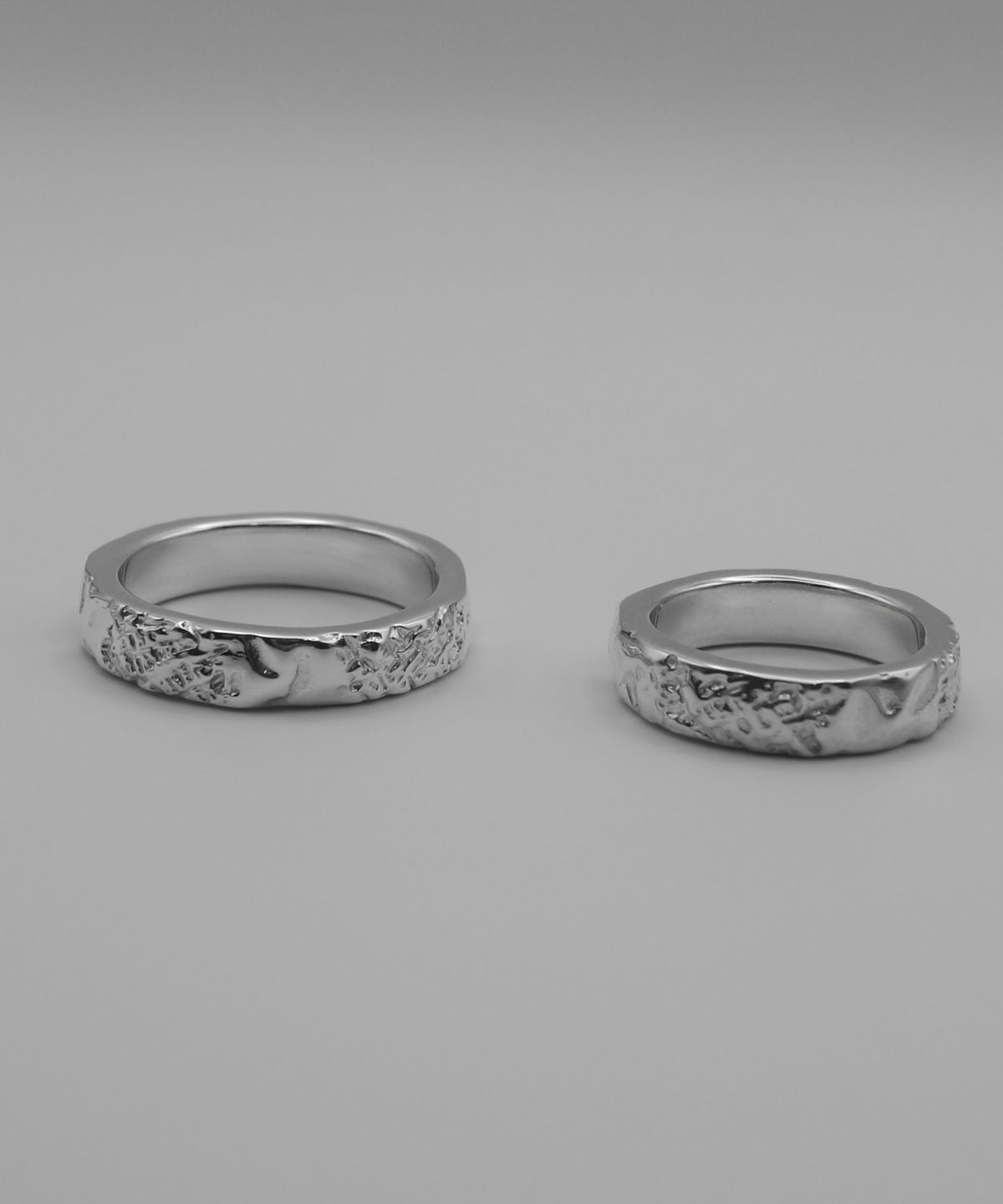 수이오브(SUIOVE) BOLD TEXTURE RING