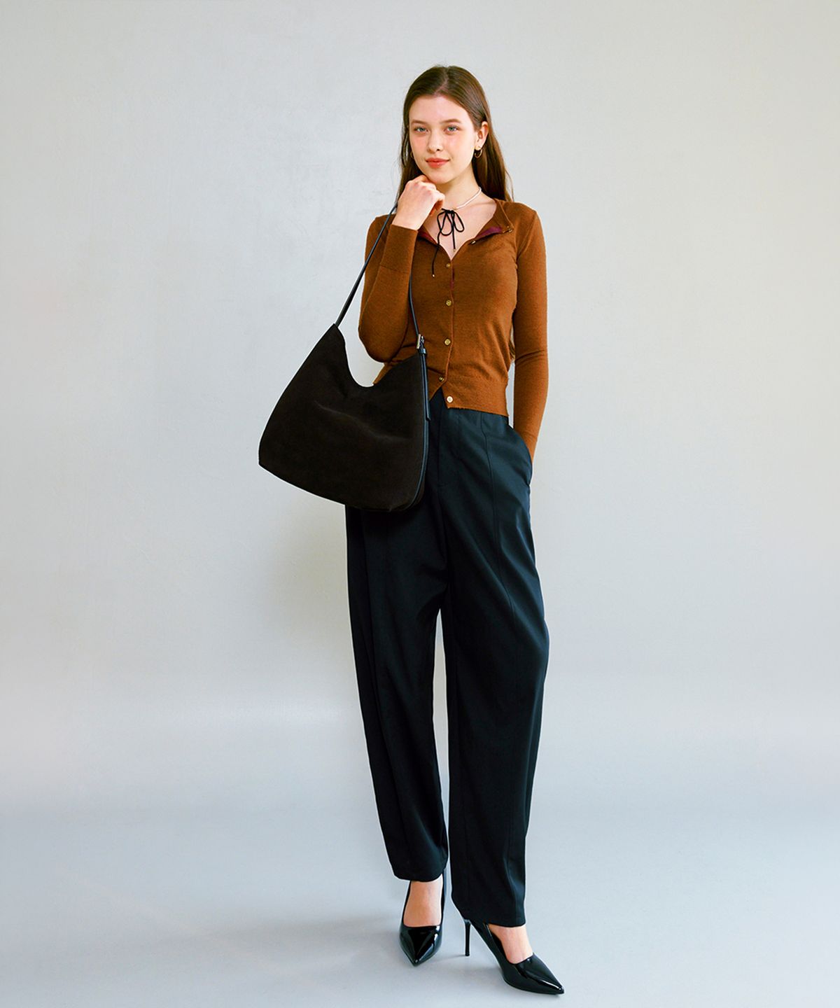 끌라베(CLAVE) 릴리 스웨이드 다크 브라운 토트백 (LILY Suede Dark Brown Tote Bag)