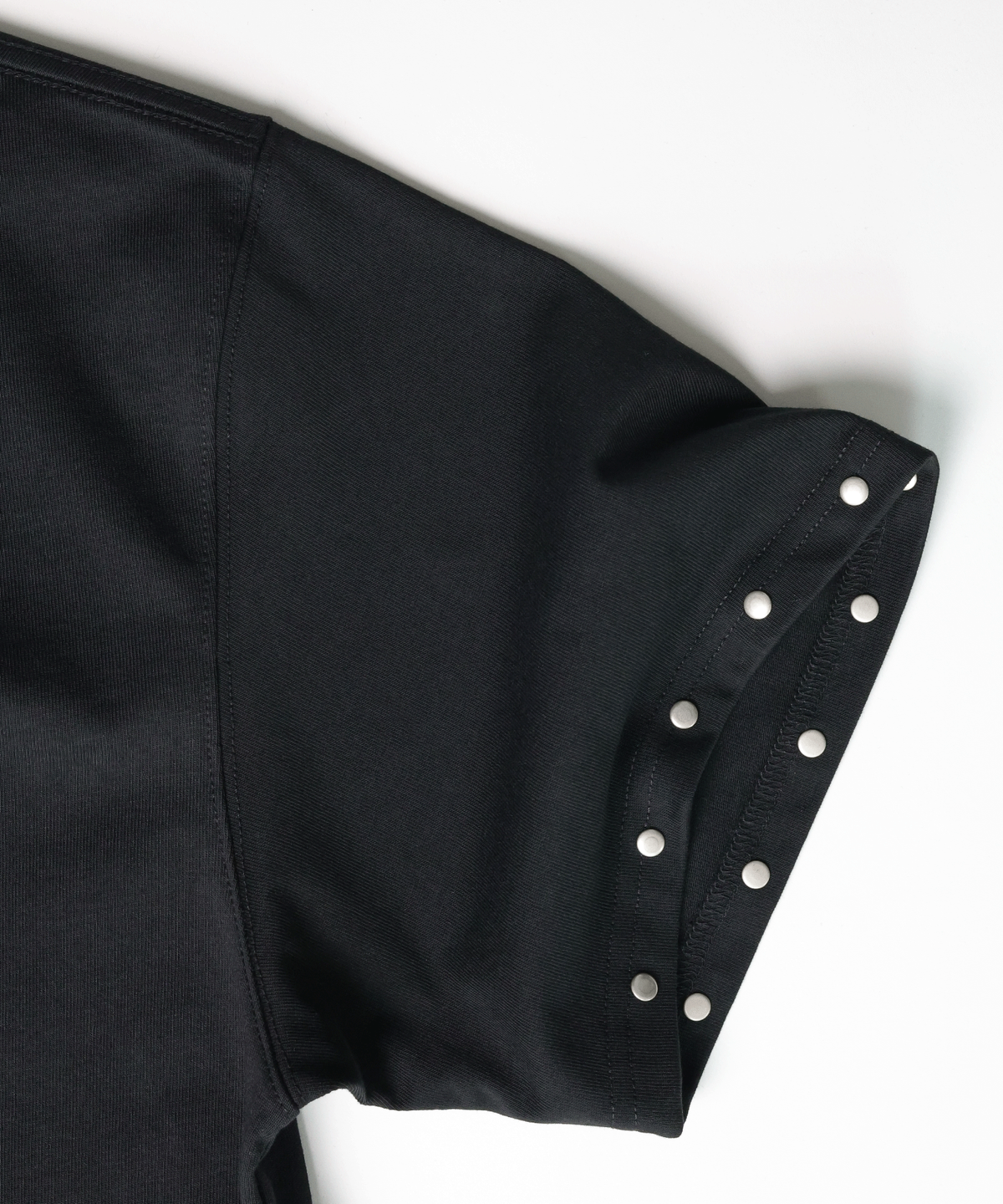 노말릭(NOMALIC) Gatehouse T-shirt - Black