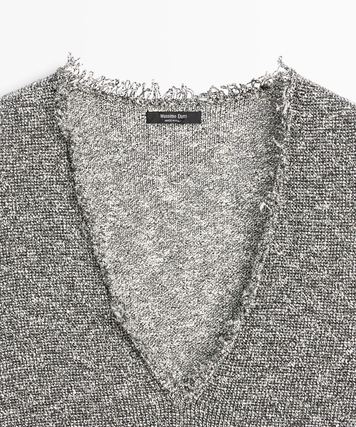 마시모두띠(MASSIMO DUTTI) 슬러브 디테일 브이넥 탑
