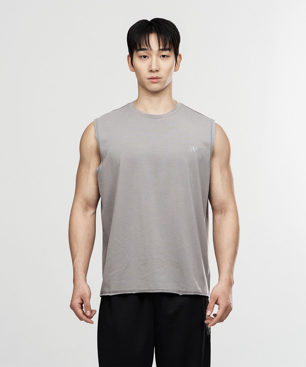 제이엘브(JELEVE) 액티브 로고 컷오프 슬리브리스