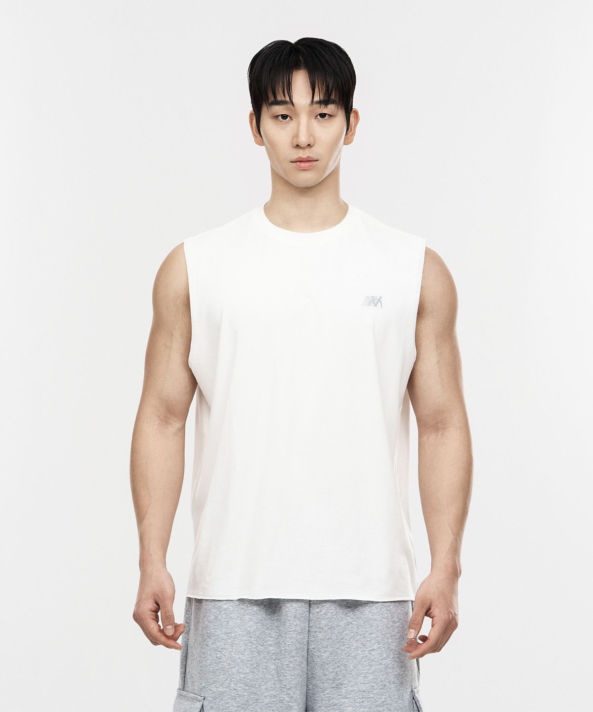 제이엘브(JELEVE) 액티브 로고 컷오프 슬리브리스
