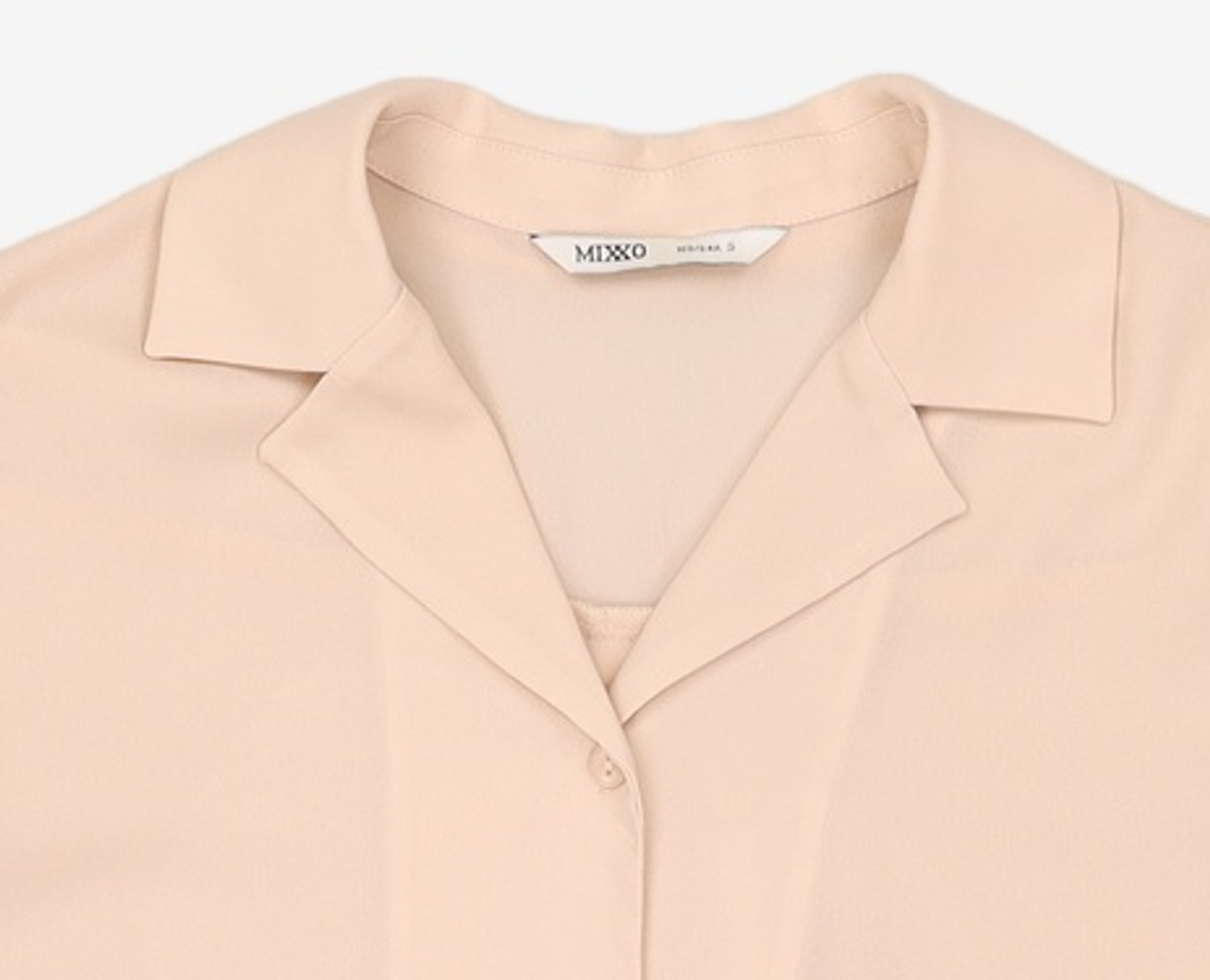 미쏘(MIXXO) 테일러드 넥 블라우스 MIWBLC920A S