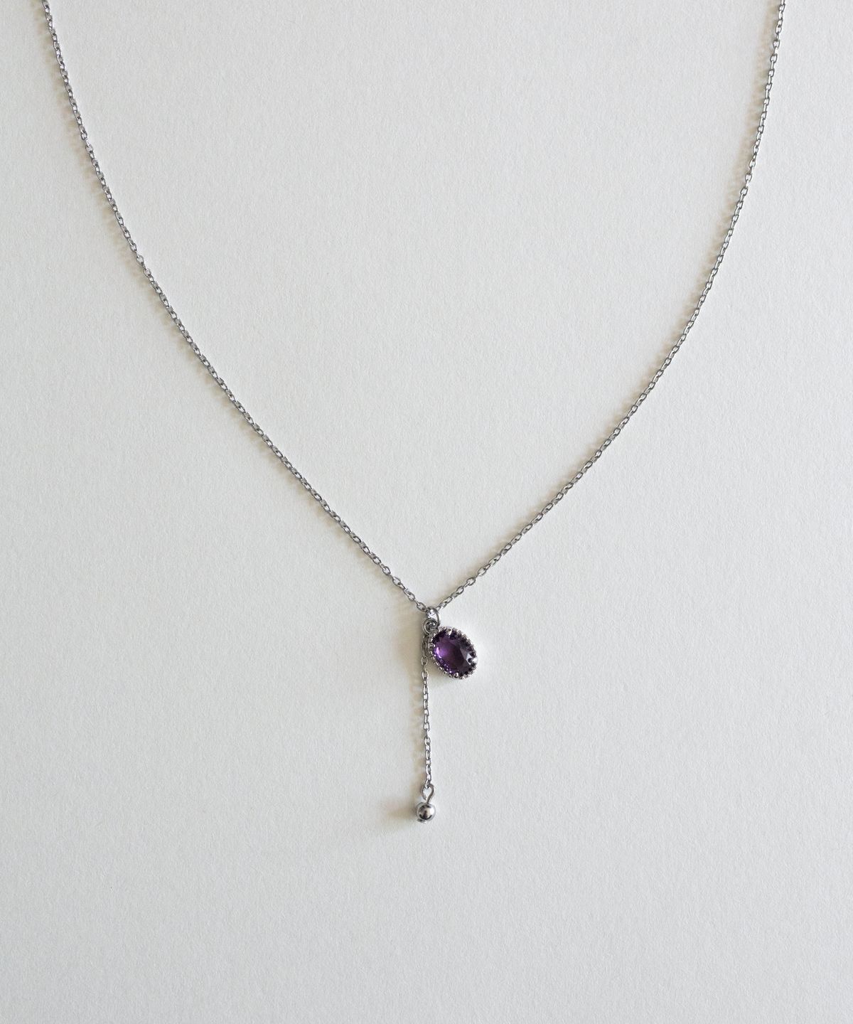 메리모티브(MERRYMOTIVE) Violet oval with drop ball chain necklace