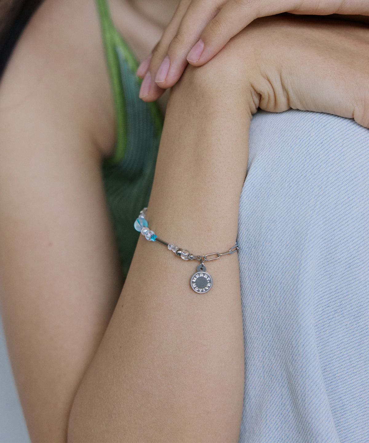 메리모티브(MERRYMOTIVE) Aqua and clear mix chain bracelet