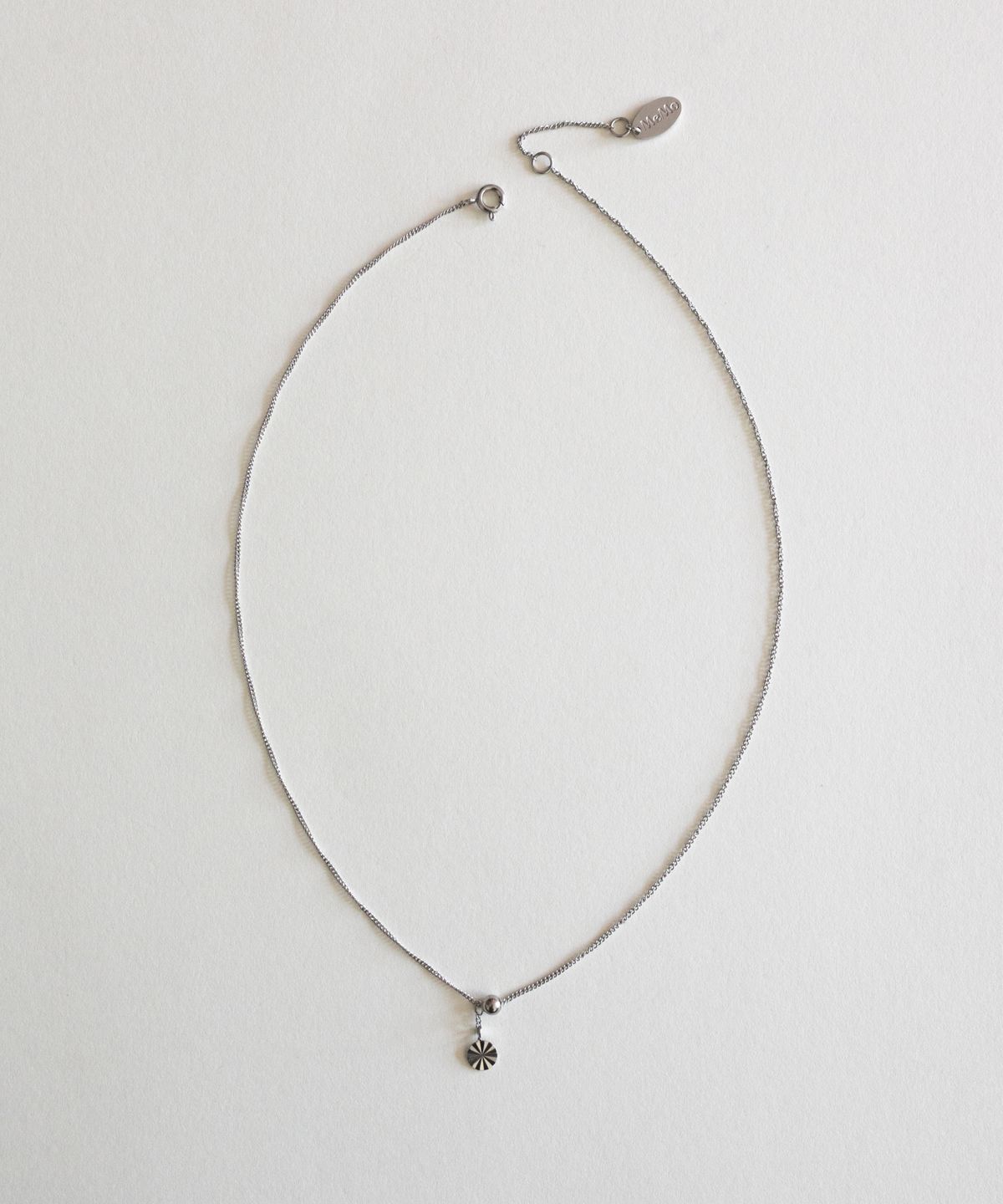 메리모티브(MERRYMOTIVE) Pleats coin pendant drop necklace