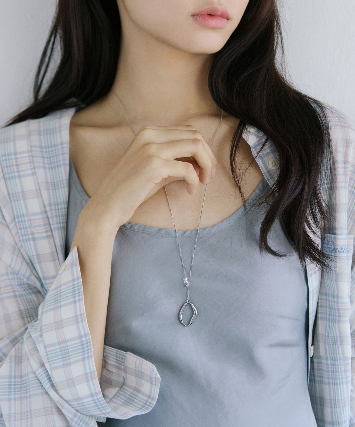 메리모티브(MERRYMOTIVE) Irregular shape pendant long necklace