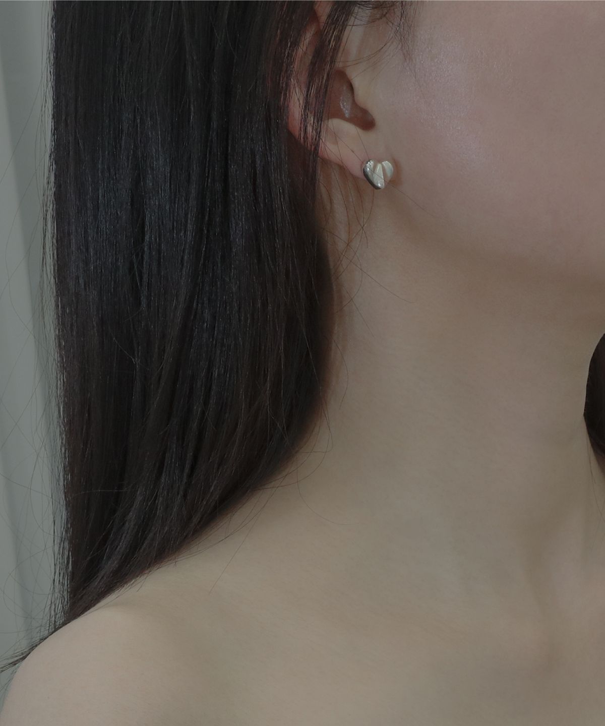 수이오브(SUIOVE) HEART WAVE EARRING