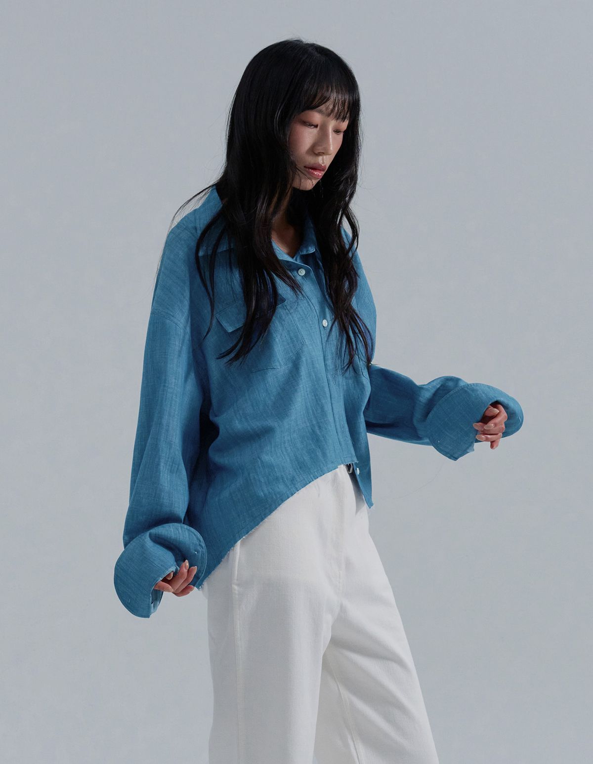 네일비(NEILBE) 슬라브 페이딩 컷오프 데님셔츠 light blue