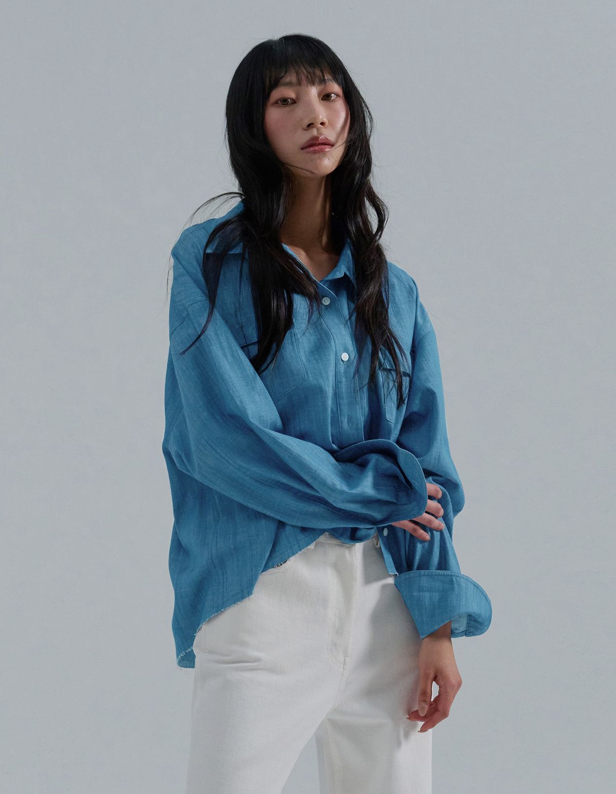 네일비(NEILBE) 슬라브 페이딩 컷오프 데님셔츠 light blue