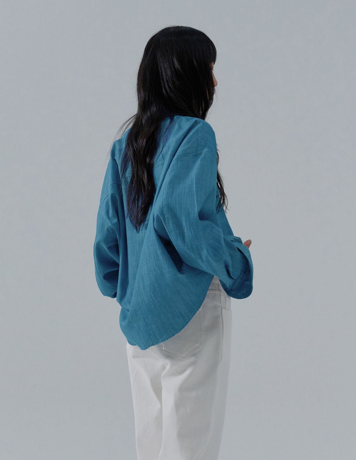 네일비(NEILBE) 슬라브 페이딩 컷오프 데님셔츠 light blue